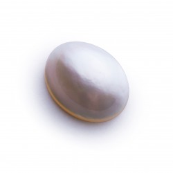 MABE PEARL WHITE OVAL CABOCHON